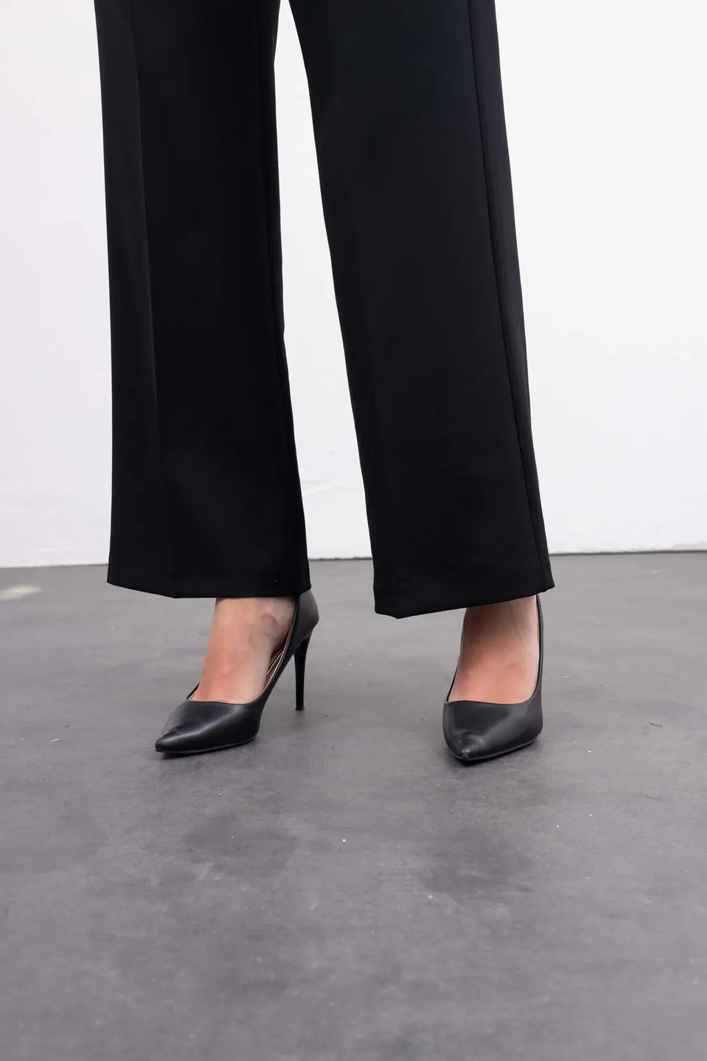 Beli Lastikli Cep Detaylı Bol Paça Kumaş Pantolon