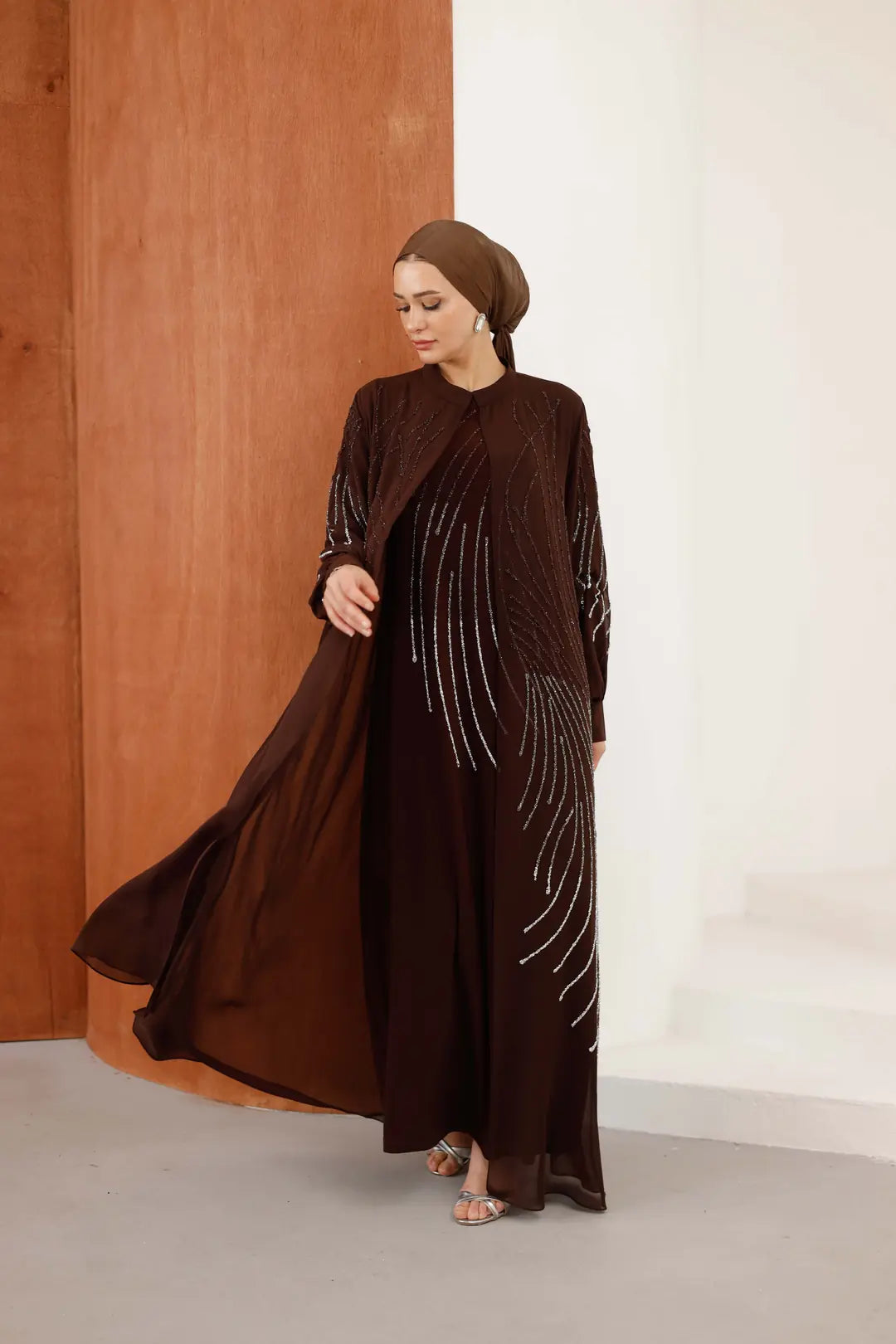 Taş İşlemeli Çizgi Desenli Abaya Elbise
