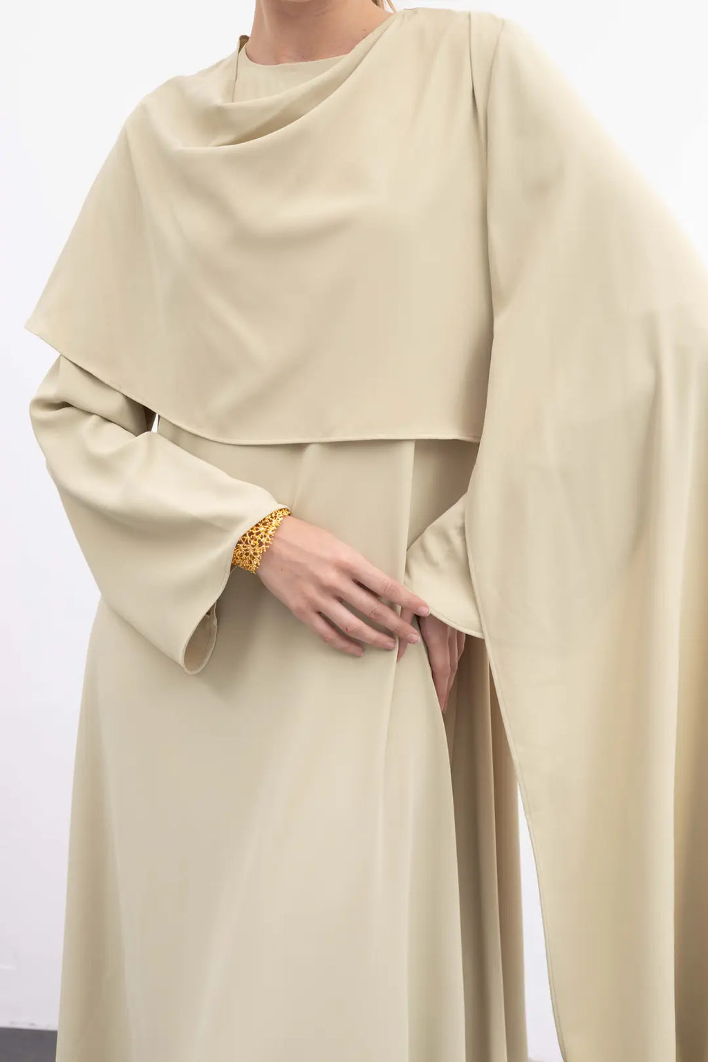Pelerin Kol Detaylı Elbise